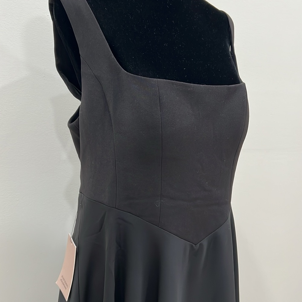 Classic Black Midi Dress - Elegant Square Neck - Picture 4 of 13